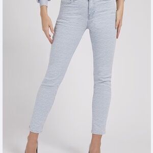 NWT Guess 1981 Skinny Light Cube Size 25